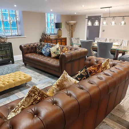 아파트 The Admirals